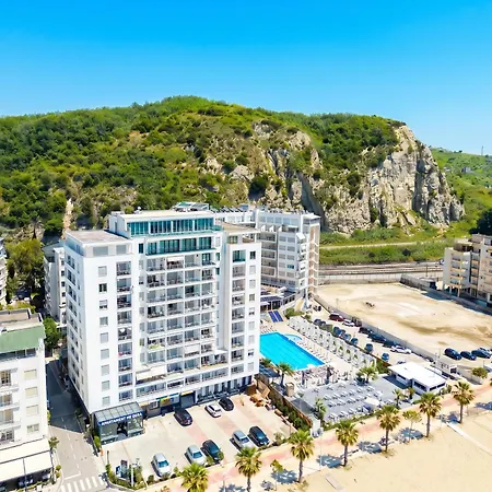 Beachfront & Sea View 110 Apartment *